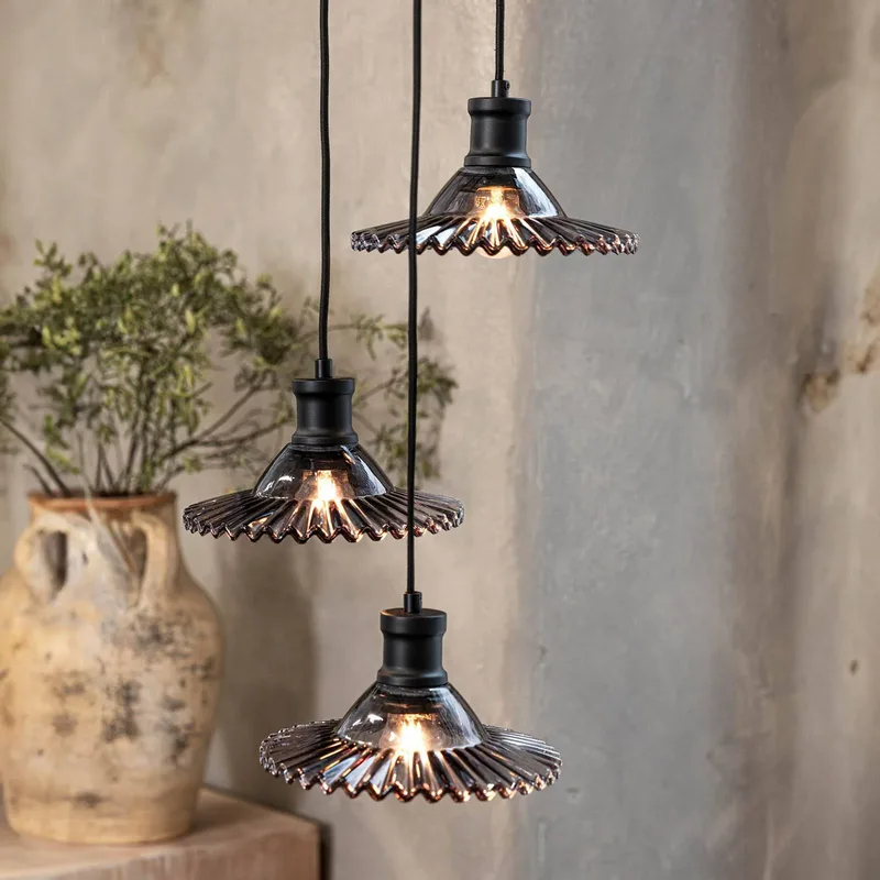 Novia hanglamp, zwart, rookglas, 3-lamps, Ø 22 cm från Markslöjd i Rookgrijs-transparant, Svart – produktbild