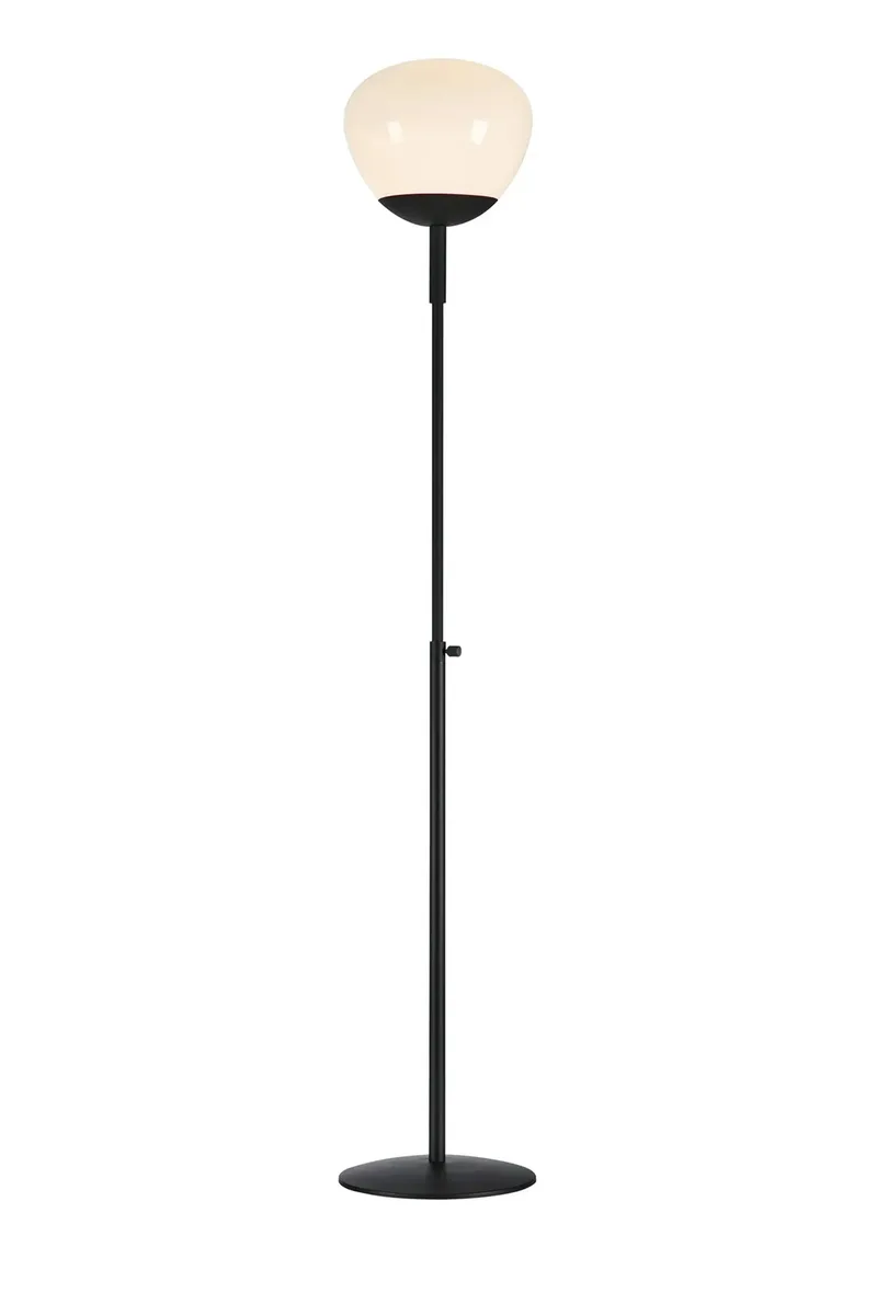 Rise Stehlampe Schwarz van Markslöjd – productfoto