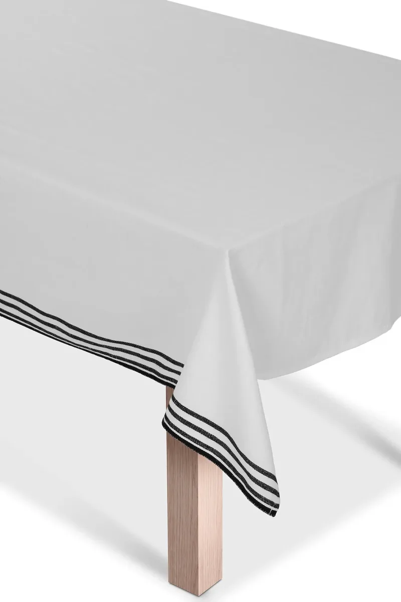 Stenhild Tischdecke Weiß 150x300 cm von Markslöjd – Produktfoto