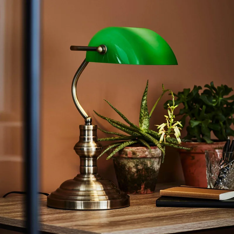 Tafellamp Bankers, hoogte 25 cm groen van Markslöjd in Antiek messing, Groen – productfoto