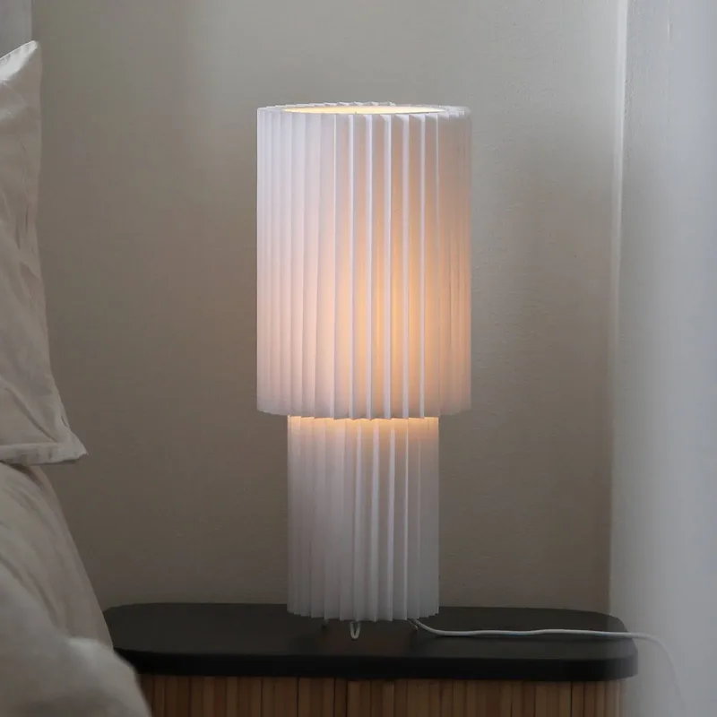 tafellamp Catis, 45 cm hoog, textiel, E27 van Markslöjd in Wit – productfoto