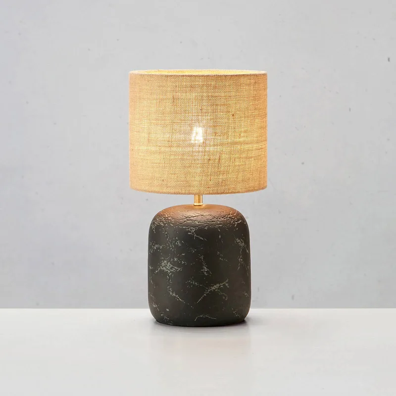 Tafellamp Montagna, beton, jute, hoogte 32 cm by Markslöjd in Black, Natural – product photo