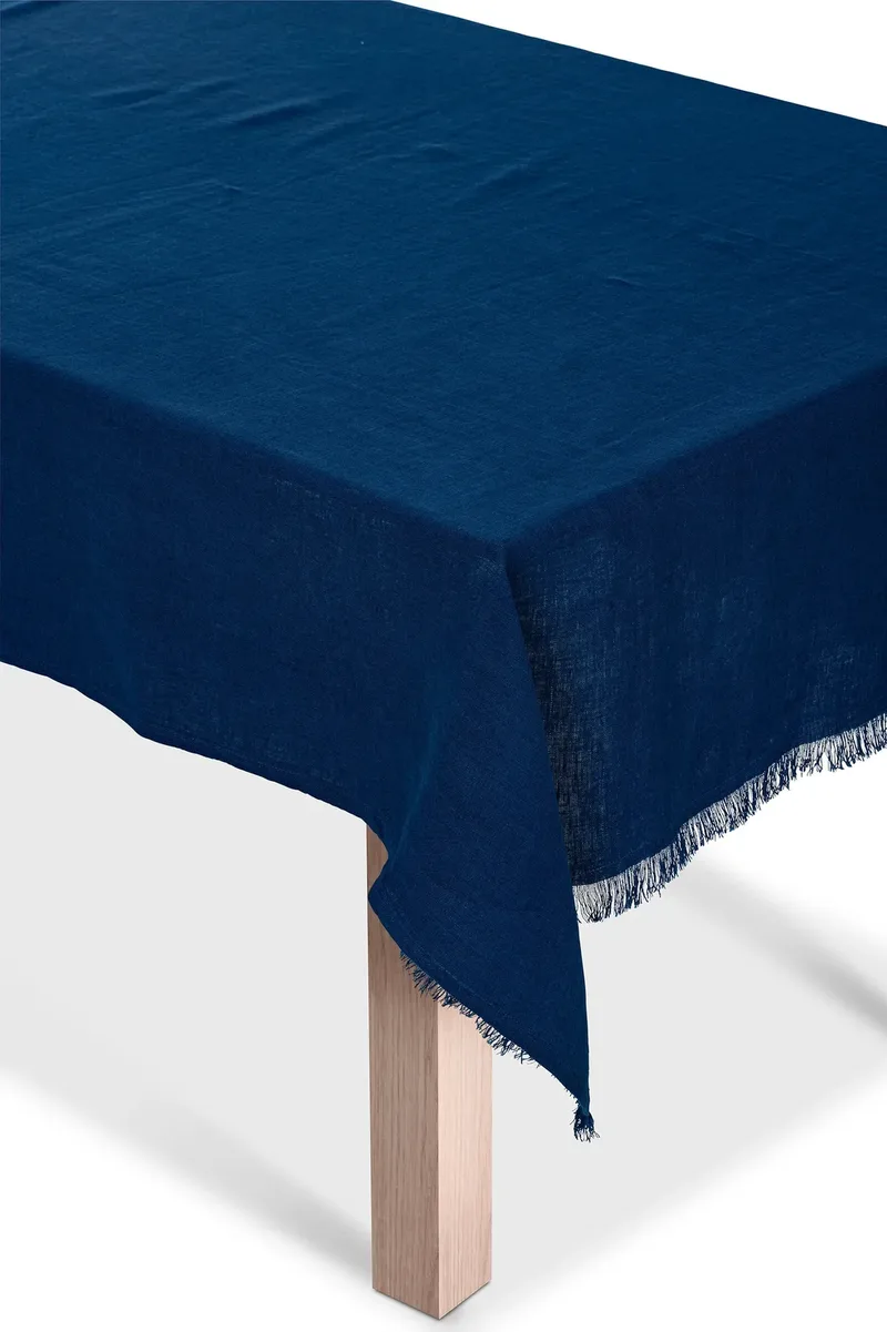 Torun Tischdecke Blau 150x350 cm by Markslöjd – product photo