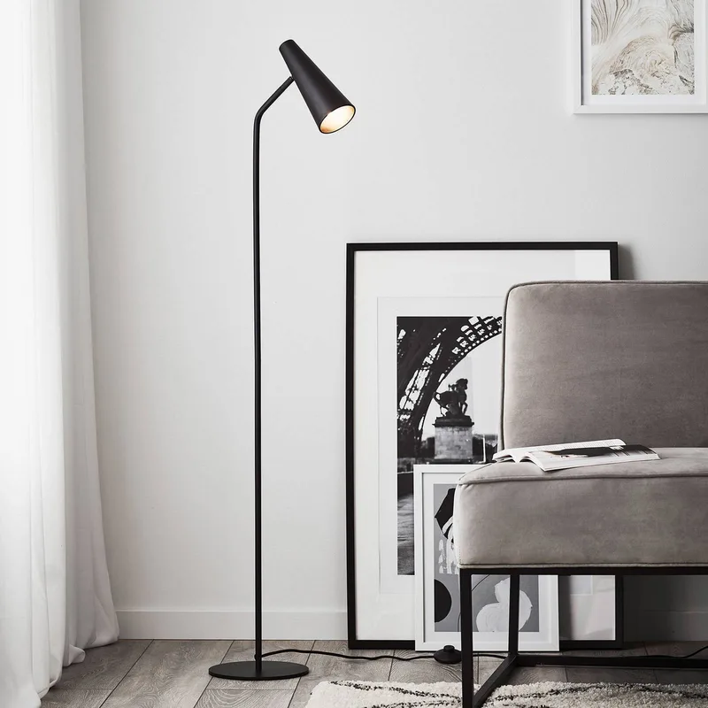 Vloerlamp Peak, variabel de Markslöjd en Noir – photo du produit