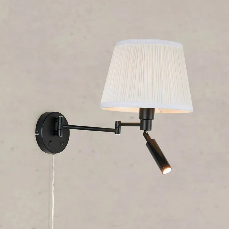 Wandlamp Pivot, naturel wit/zwart, uitsteeklengte 43 cm, 2-lamps. van Markslöjd in Natuurlijk wit, Zwart – productfoto