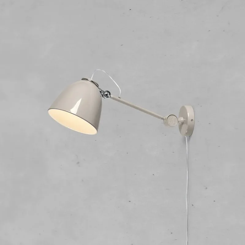Wandlamp Tilt, greige, uitsteeklengte 47 cm, metaal by Markslöjd in Grey, Chrome – product photo