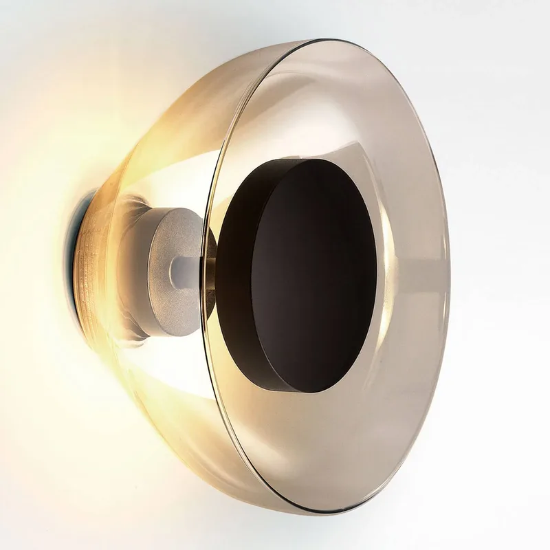 Aura LED wandlamp, Ø 18 cm, rookgrijs van Marset in Zwart, rookgrijs – productfoto