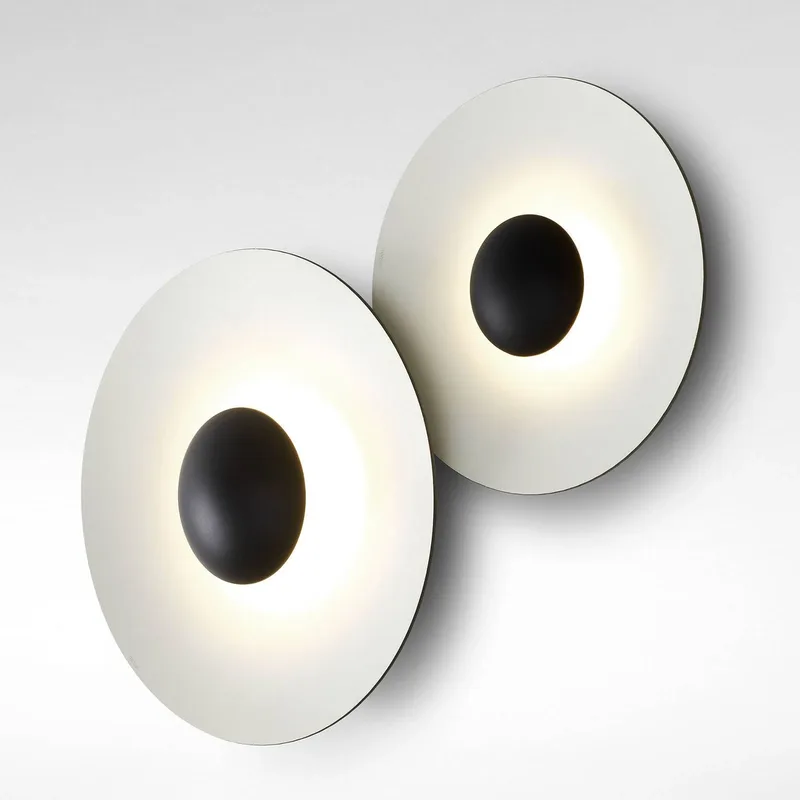 Ginger 32C LED wandlamp Ø32cm eiken/wit de Marset en Eiken, wit – photo du produit