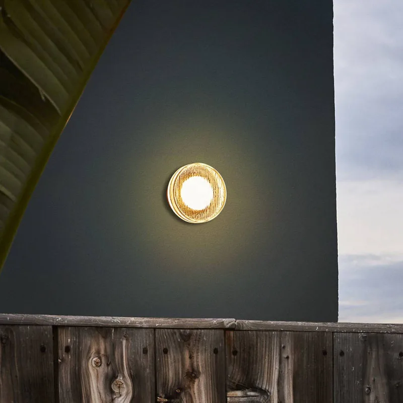 LED buiten wandlamp Roc, Ø 14 cm, wit/doorschijnend by Marset in Wit, doorschijnend – product photo