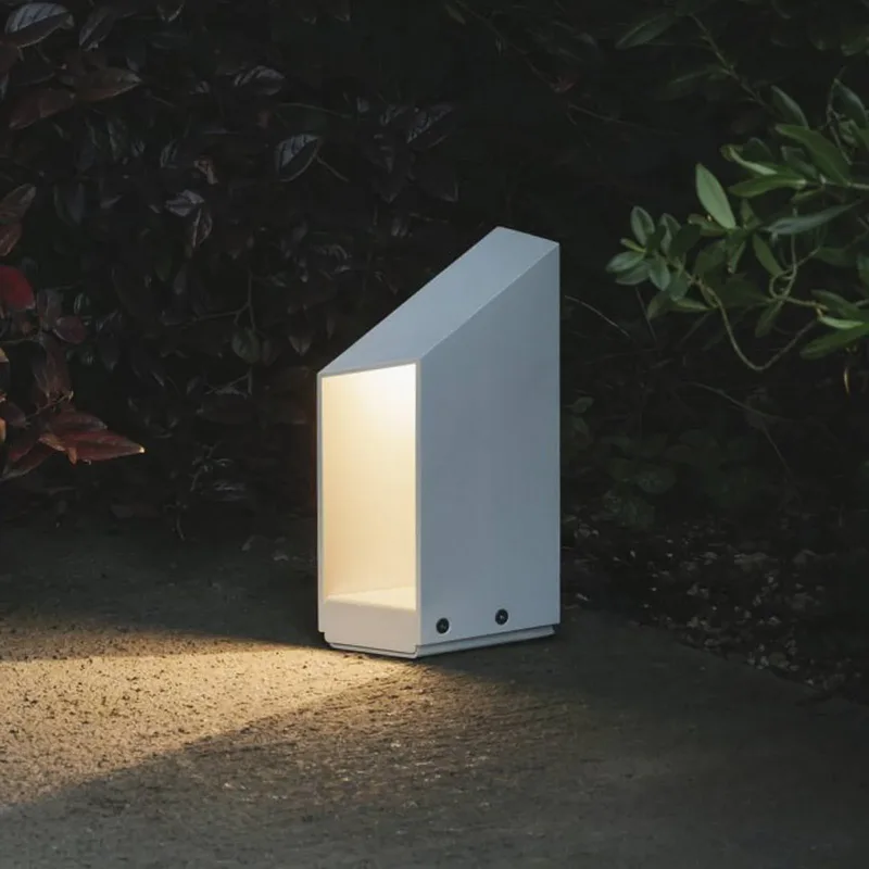 LED sokkellamp Domus, hoogte 26 cm, aluminium by Marset in Wit – product photo