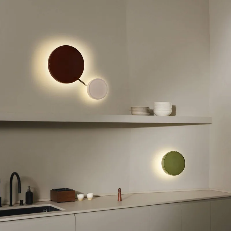 LED wandlamp Caramel, opaal, Ø 22 cm, TRIAC, glas van Marset in Opaal, zwart – productfoto