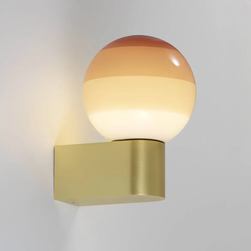 LED wandlamp Dipping Light A1, crèmekleurig/messing by Marset in Crème, messing – product photo