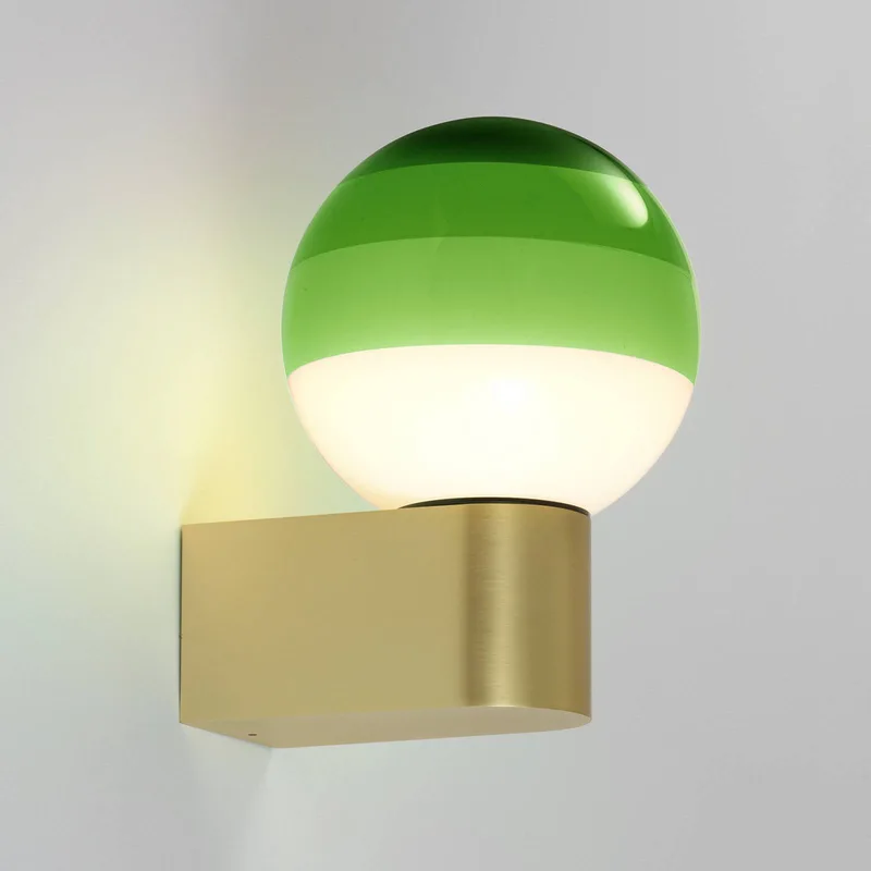 LED wandlamp Dipping Light A1, groen/goud by Marset in Groen, messing – product photo