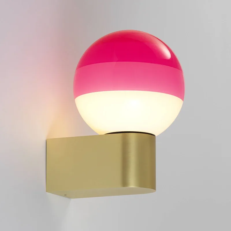 LED wandlamp Dipping Light A1, roze/goud by Marset in Roze, messing – product photo