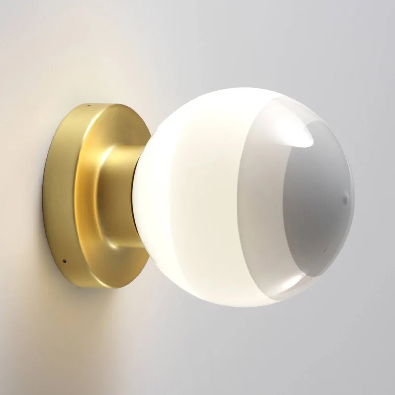 LED wandlamp Dipping Light A2, wit/goud by Marset in Wit, messing – product photo