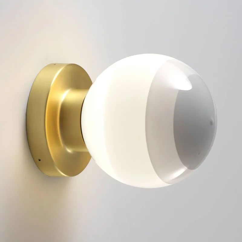 LED wandlamp Dipping Light A2, wit/goud by Marset in Wit, messing – product photo
