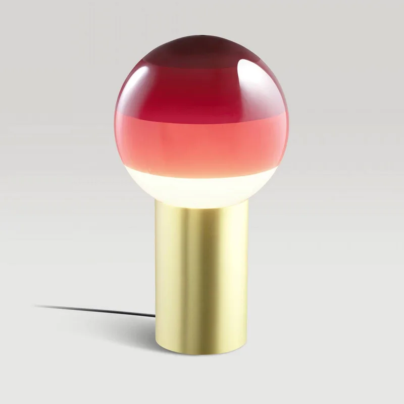 tafellamp Dipping Light, hoogte 22 cm, rood/messing van Marset in Bordeauxrood, messing – productfoto