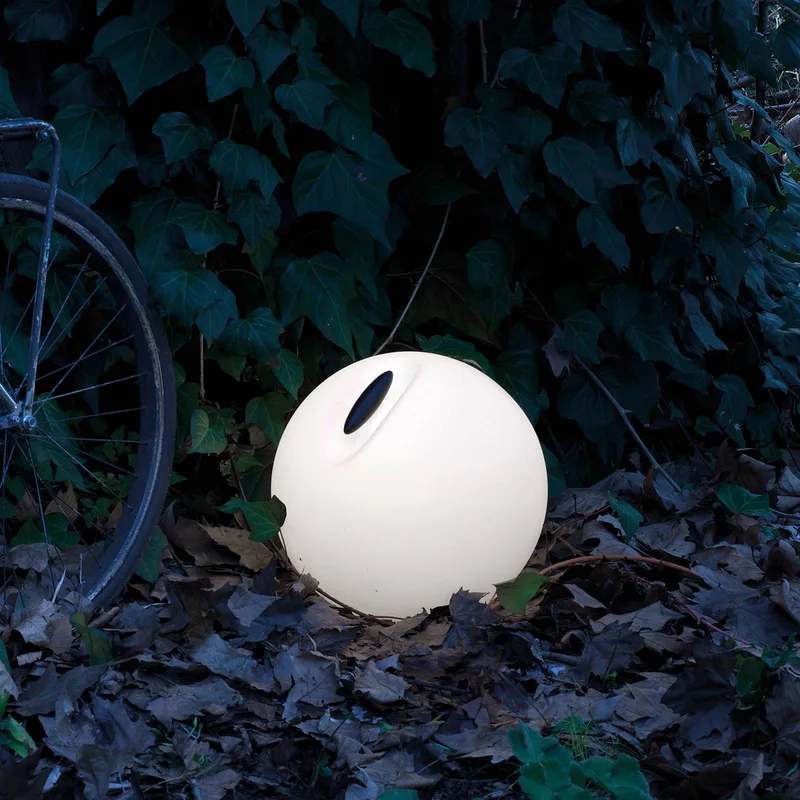 Bowl lichtbol voor buiten Ø 35cm van Martinelli Luce in Wit, Zwart, Oranje – productfoto 5 van 5