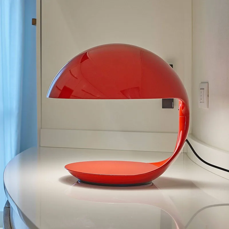 Cobra - Retro tafellamp de Martinelli Luce en Rouge – photo du produit