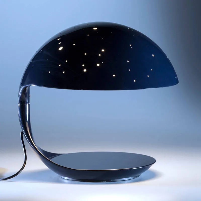 Cobra Scorpius tafellamp, blauw de Martinelli Luce en Bleu foncé – photo du produit
