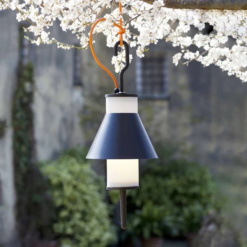 Pistillo buiten hanglamp 35cm by Martinelli Luce in Opaal, Black – product photo