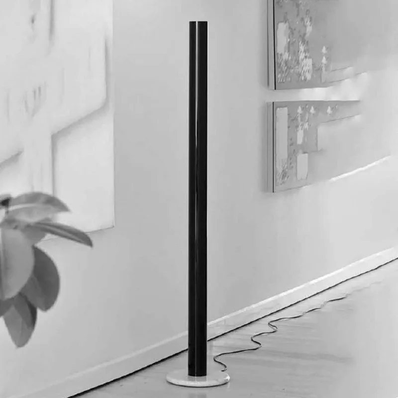 Pistillone LED vloerlamp dimbaar de Martinelli Luce en Zwart glanzend, Gemarmerd – photo du produit