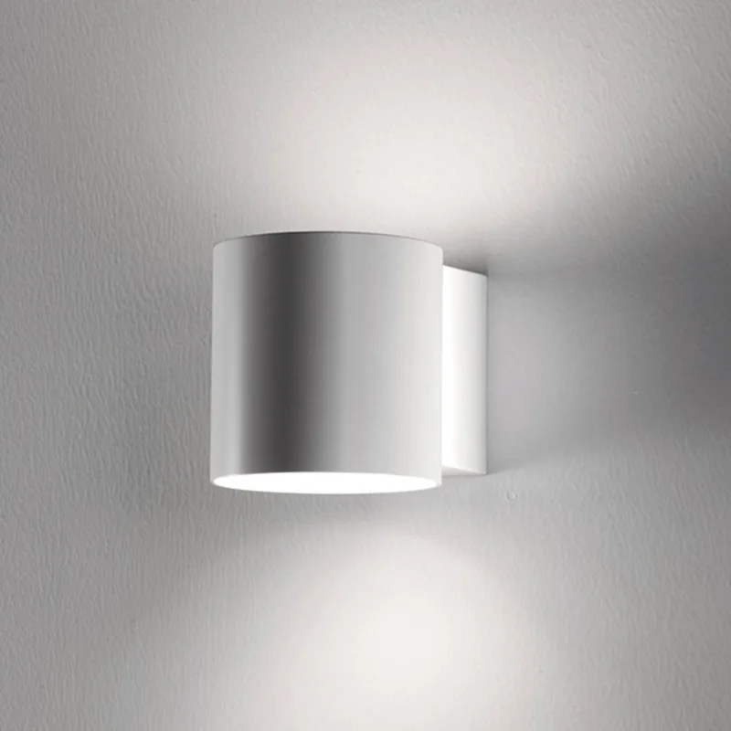 Tube wandlamp, metalen kap 10 cm by Martinelli Luce in White – product photo 2 of 2