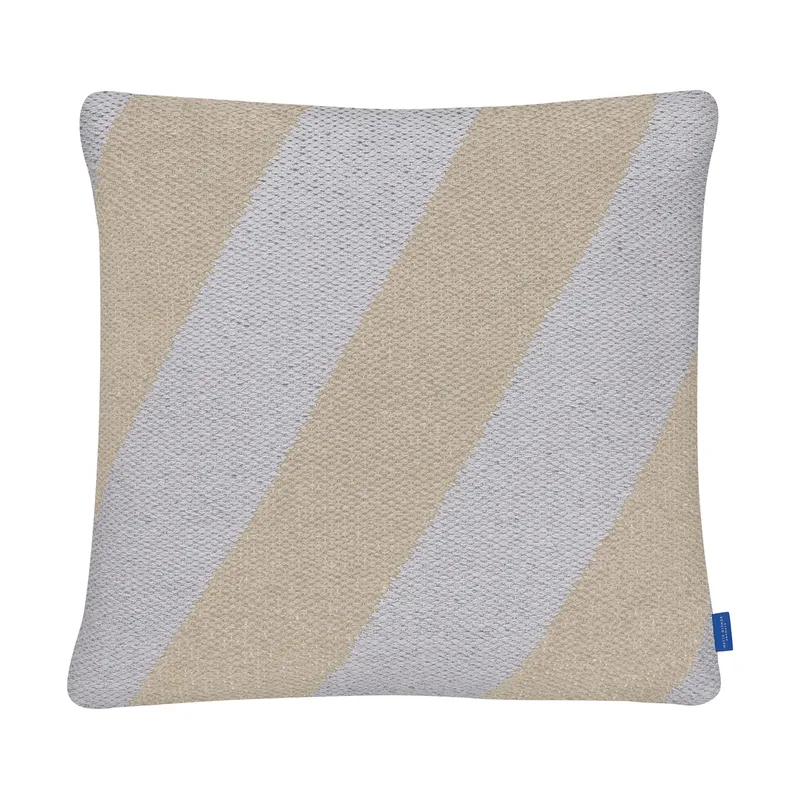 Across Kissenbezug Light Grey, 50x50 cm van Mette Ditmer – productfoto
