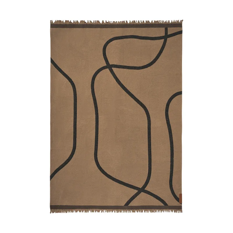 Shadow Plaid Latte-black, 130x175 cm van Mette Ditmer – productfoto