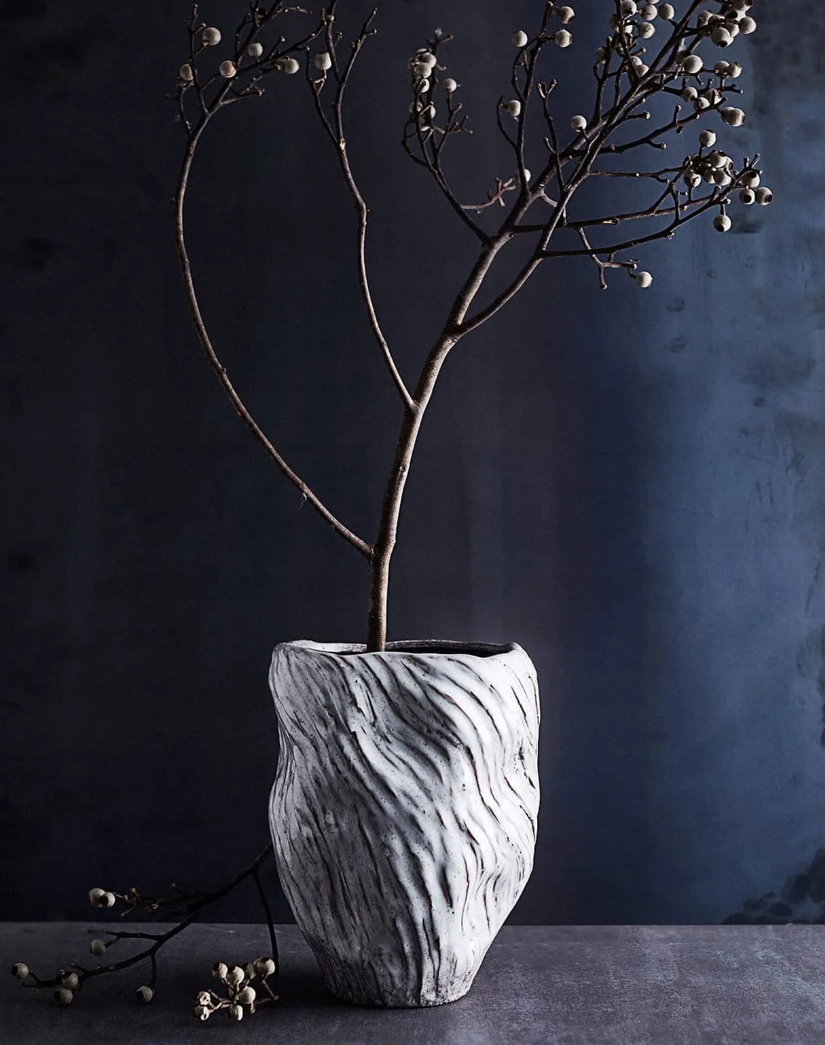 Handgemaakte Keramische Vaas Mud - 25 cm de MUUBS en Oesterkleur – photo du produit