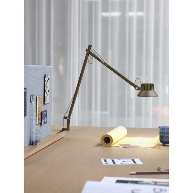 Dedicate Tafellamp w/Clamp L2 Brown Green van Muuto – productfoto