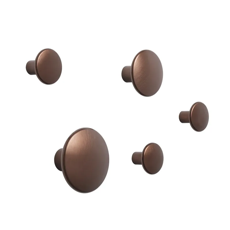 Dots Wandhaken Metall 5er Set Umber van Muuto – productfoto