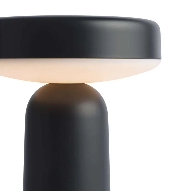 Ease Portable Tafellamp Black by Muuto – product photo