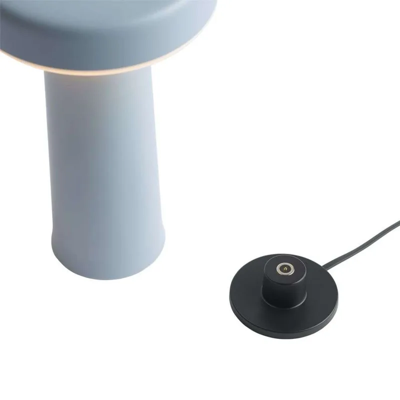 Ease Portable Tafellamp Light Blue von Muuto – Produktfoto