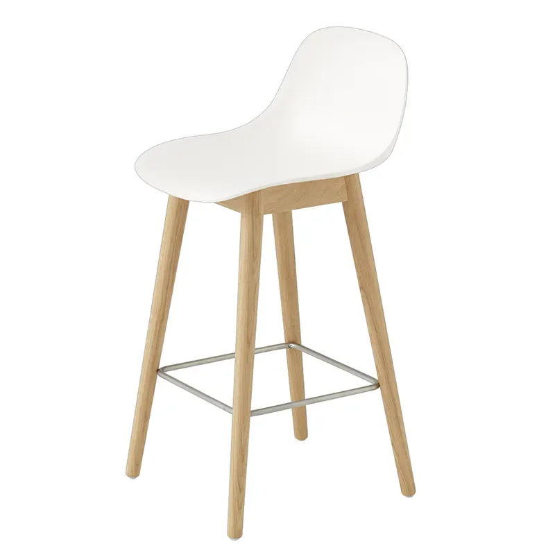 Fiber Barhocker niedrig Wood Base - 65 cm - Natural White von Muuto – Produktfoto
