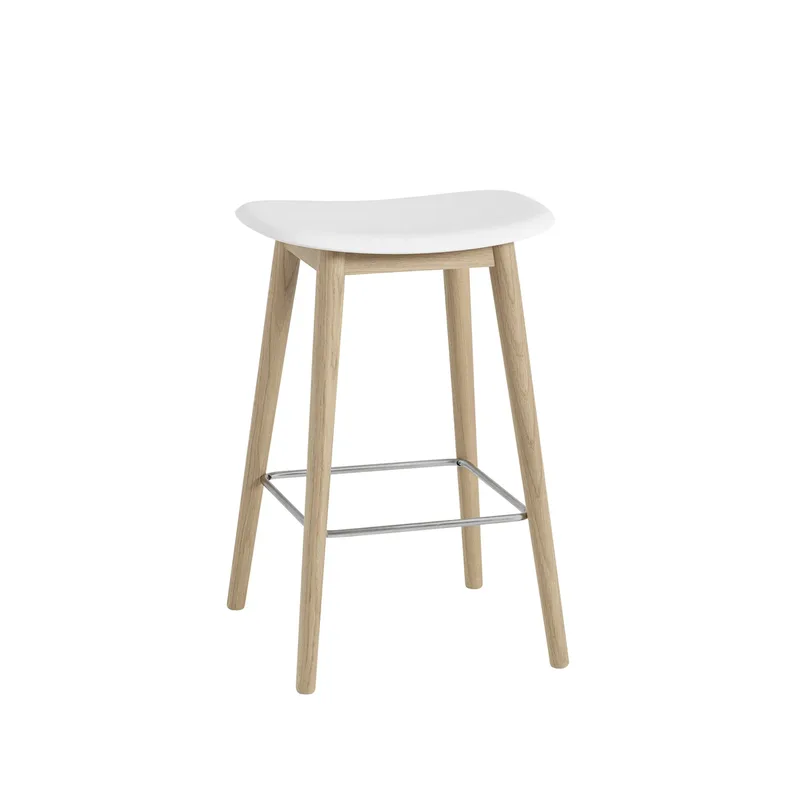 Fiber counter Stuhl 65 cm White, Eichenholzbeine von Muuto – Produktfoto