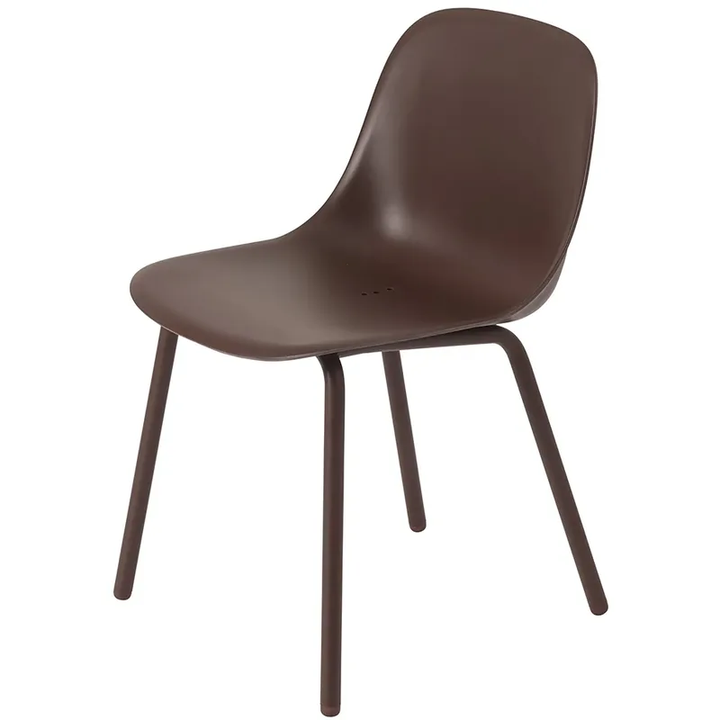 Fiber Outdoor Esstischstuhl Brown Red von Muuto – Produktfoto