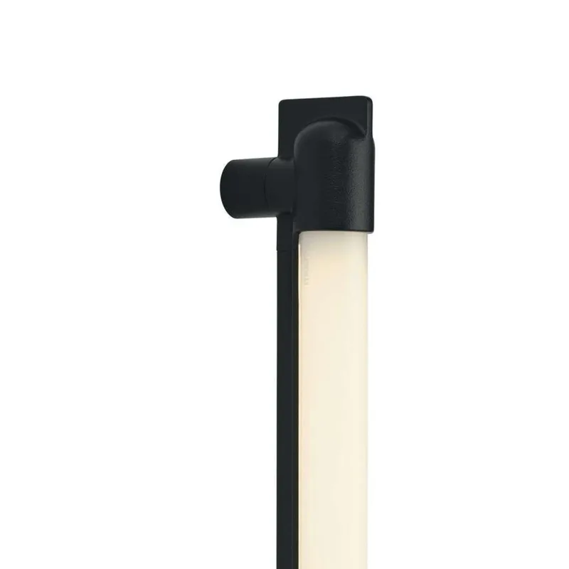 Fine Wand-/Plafondlamp L60 Black de Muuto – photo du produit