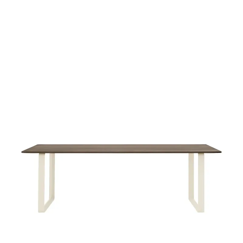 Muuto 70/70 Esstisch 225 x 90cm Solid Smoked oak-Sand från Muuto – produktbild