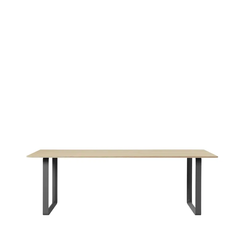 Muuto 70/70 Esstisch 255 x 108cm Oak veener-Plywood-Black från Muuto – produktbild