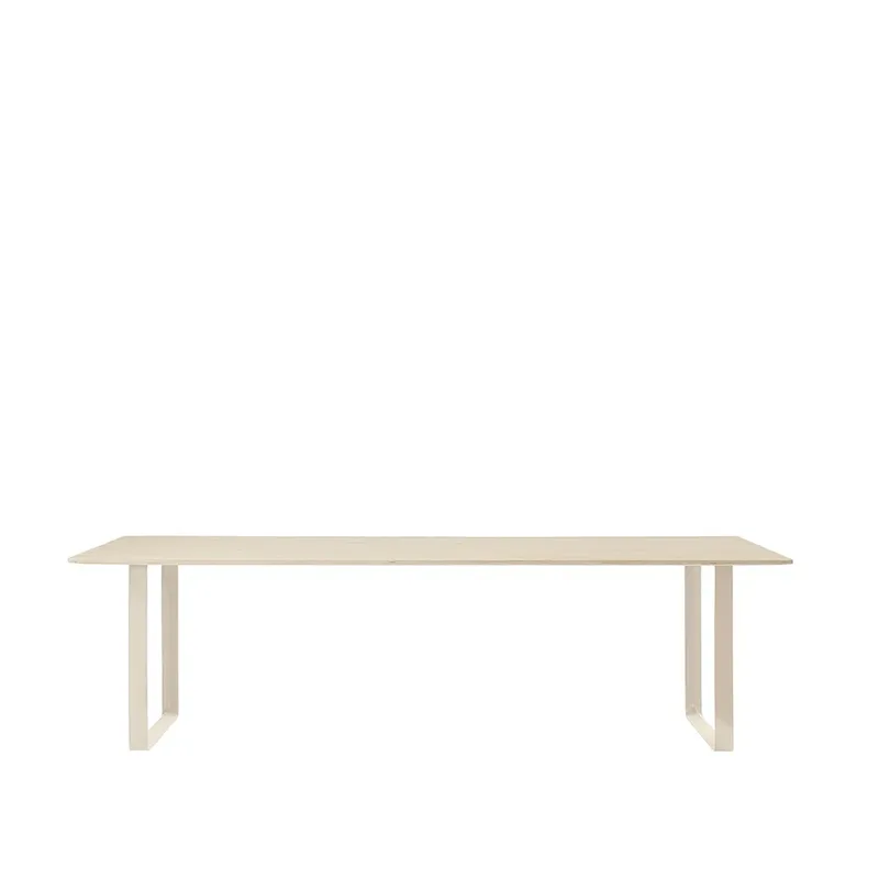 Muuto 70/70 Esstisch 255 x 108cm Oak veener-Plywood-Sand från Muuto – produktbild