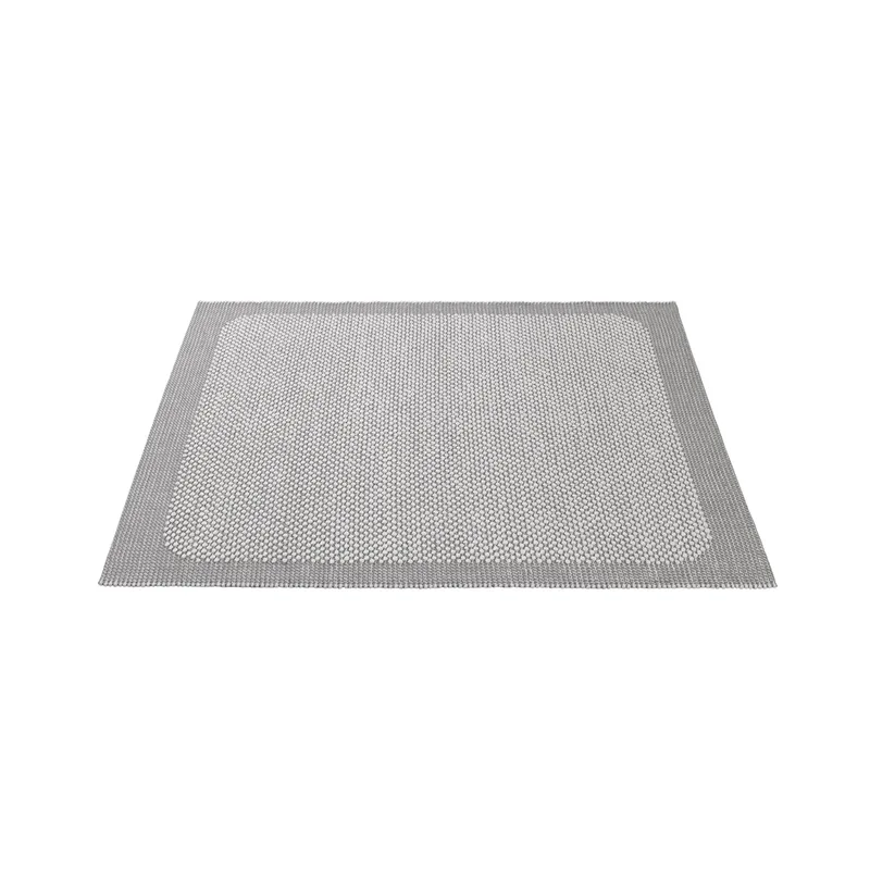 Pebble Teppich 170 x 240cm Light grey by Muuto – product photo