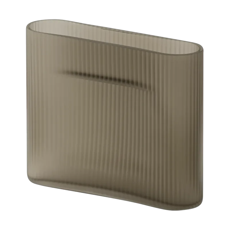 Ridge Vase Milchglas 16,5 cm Taupe van Muuto – productfoto