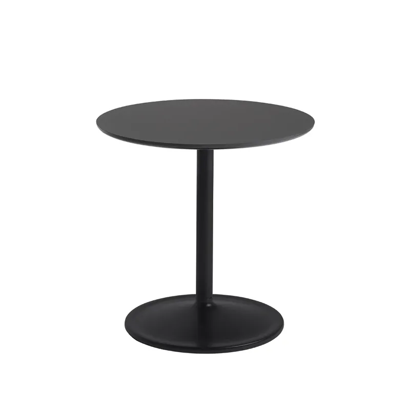 Soft Beistelltisch Ø48cm Black nanolaminate H: 48cm från Muuto – produktbild