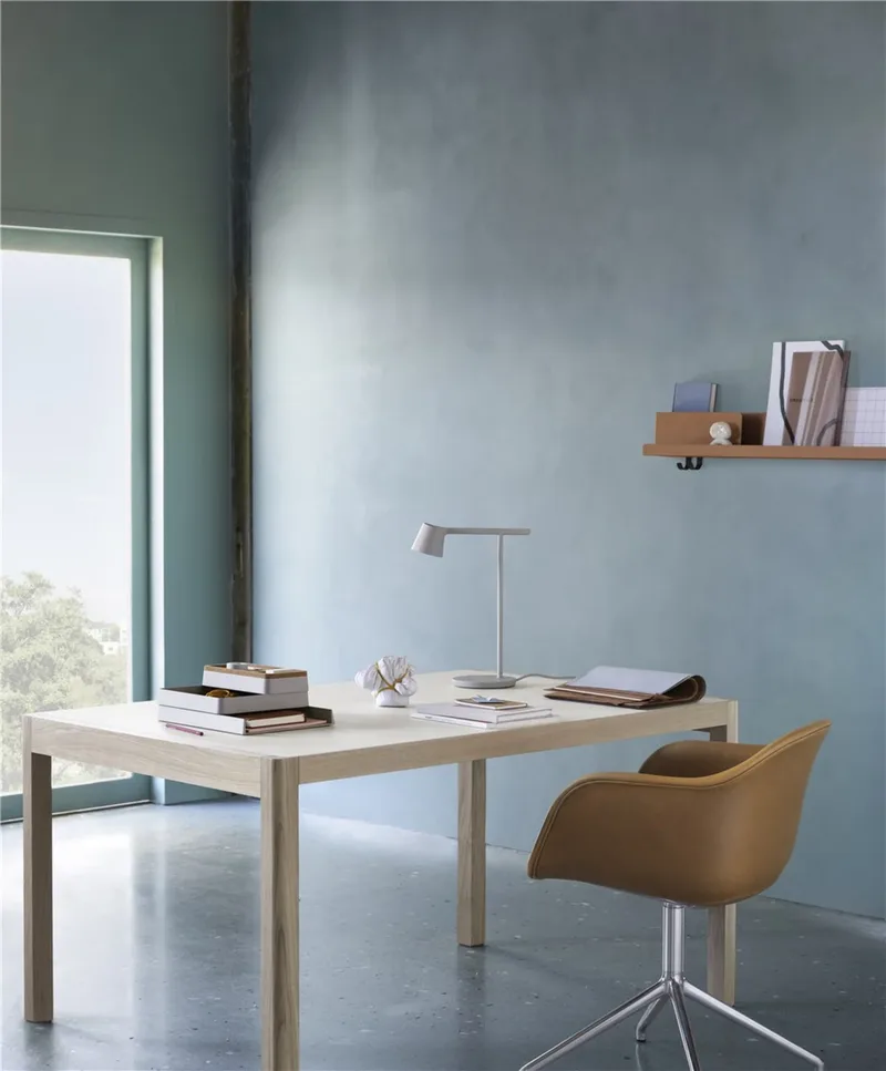Tip Tafellamp Grey van Muuto – productfoto