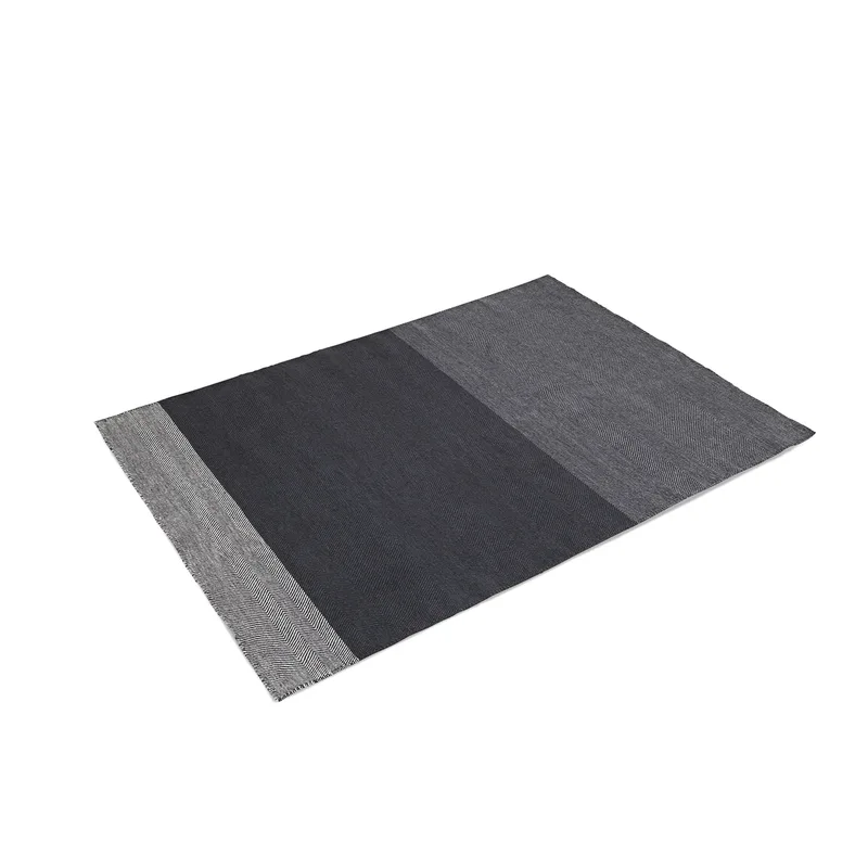 Varjo Teppich 170 x 240cm Dunkelgrau by Muuto – product photo