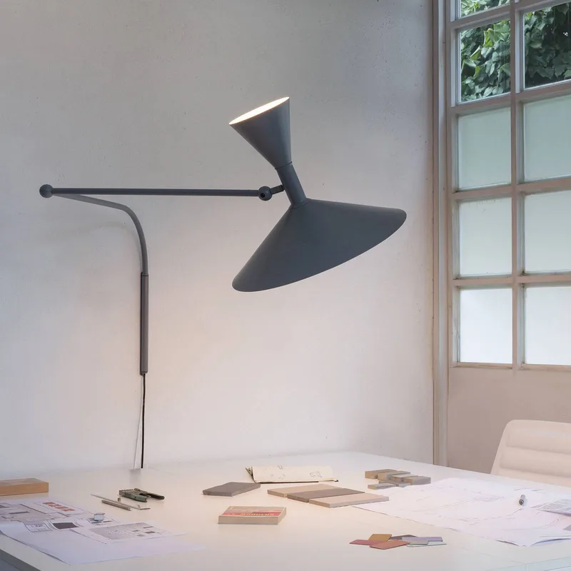 Lampe de Marseille wandlamp van Nemo Lighting in Grijs mat – productfoto