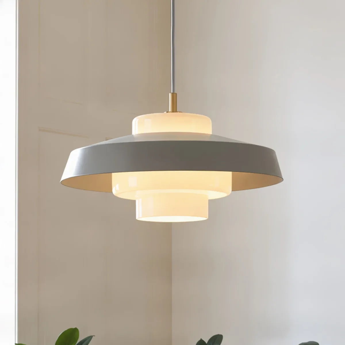 Rico Hängeleuchte, grün, Ø 38 cm, Metall/Glas fra NOLA – produktbillede