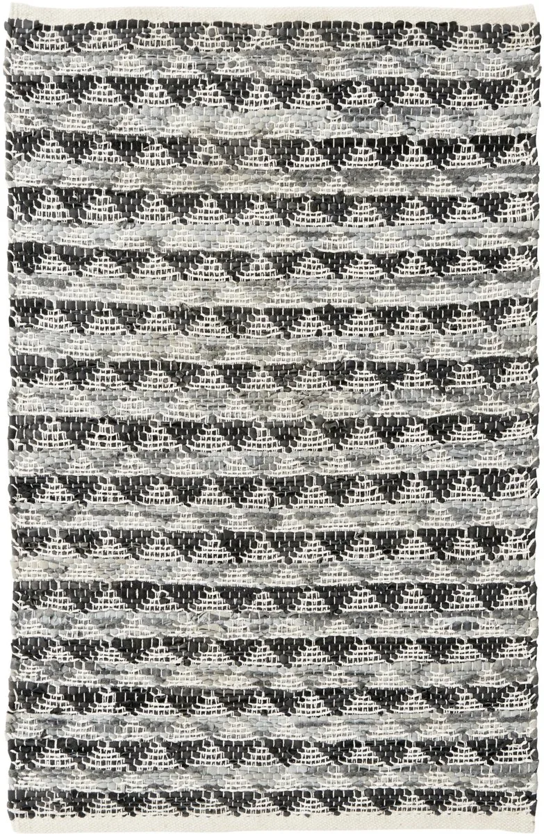 Triangle Lederen vloerkleed Zwart/Grijs 150x70cm van Nordal in Zwart en grijs – productfoto