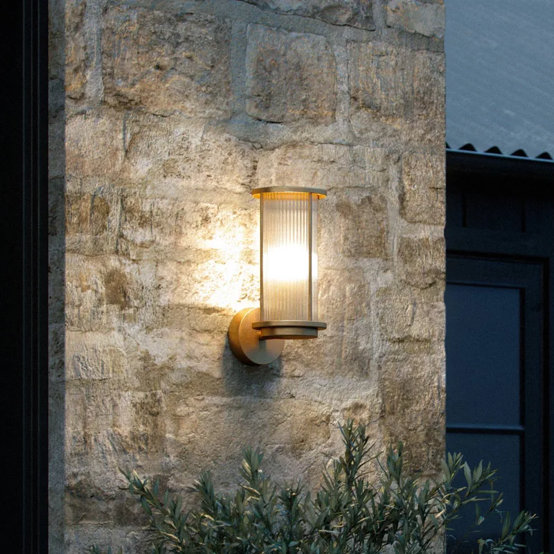 Buitenwandlamp Linton, messing, 30 cm hoog, IP54 von Nordlux in Messing, transparant – Produktfoto